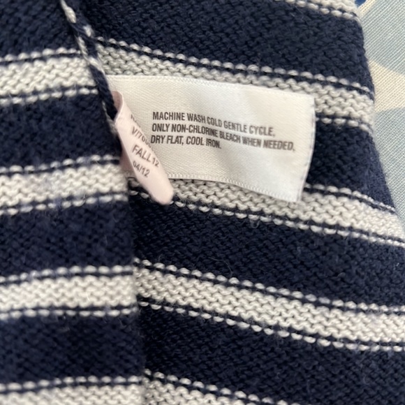 GAP Navy / White Striped Sweater - Picture 5 of 5